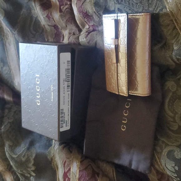 Gucci Handbags - Gucci rare never used boxed bagged tagged gorgeous gold leather ✨️ boxed code ♥️